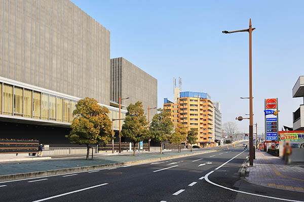 ライオンズタワー岡山千日前／岡山芸術創造劇場ハレノワ