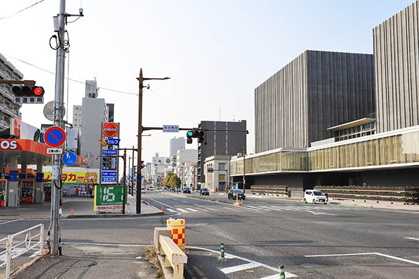 ライオンズタワー岡山千日前／岡山芸術創造劇場ハレノワ