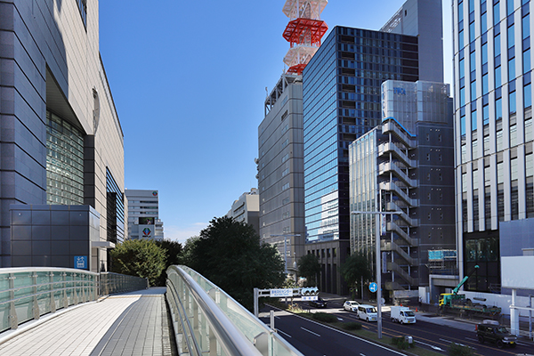 栄トリッドスクエア