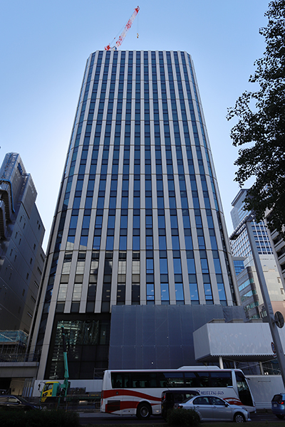 栄トリッドスクエア