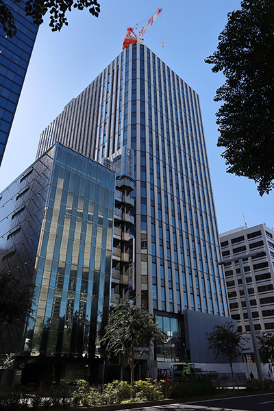 栄トリッドスクエア